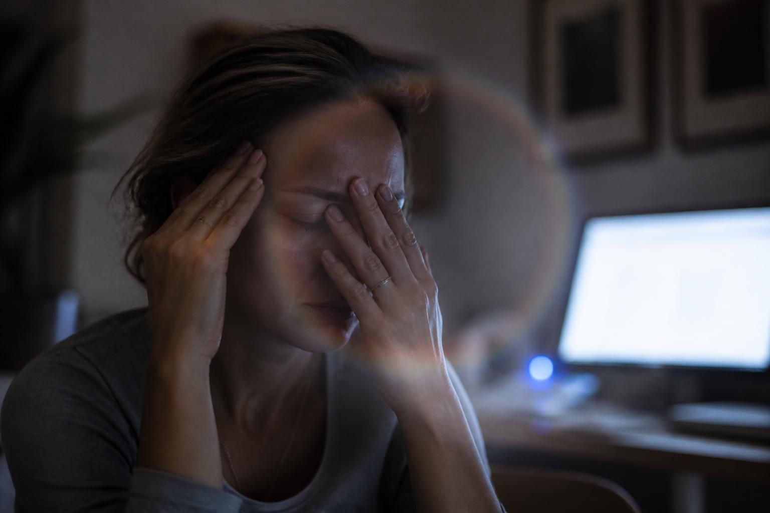 Migraine ophtalmique : reconnaßtre les signes et soulager les crises efficacement 2 découvrez comment identifier les signes de la migraine ophtalmique et apprenez des méthodes efficaces pour soulager rapidement les crises et améliorer votre qualité de vie.